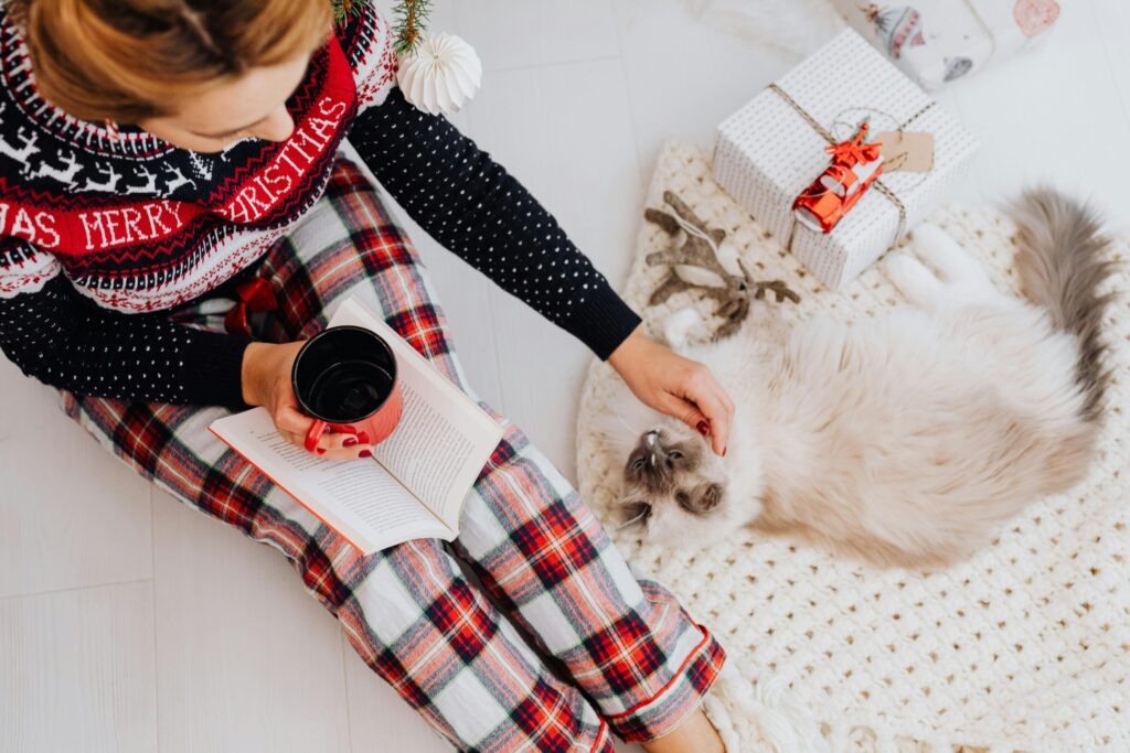 8 Outrageous Things Cat Moms Do That Normal People Just Don't Get